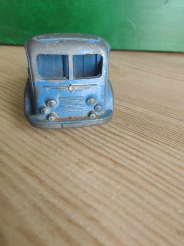 Miniature rare tracteur - rare,